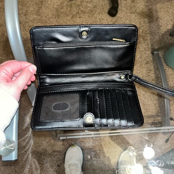 Universal Thread Wallet - Picture 2 of 2